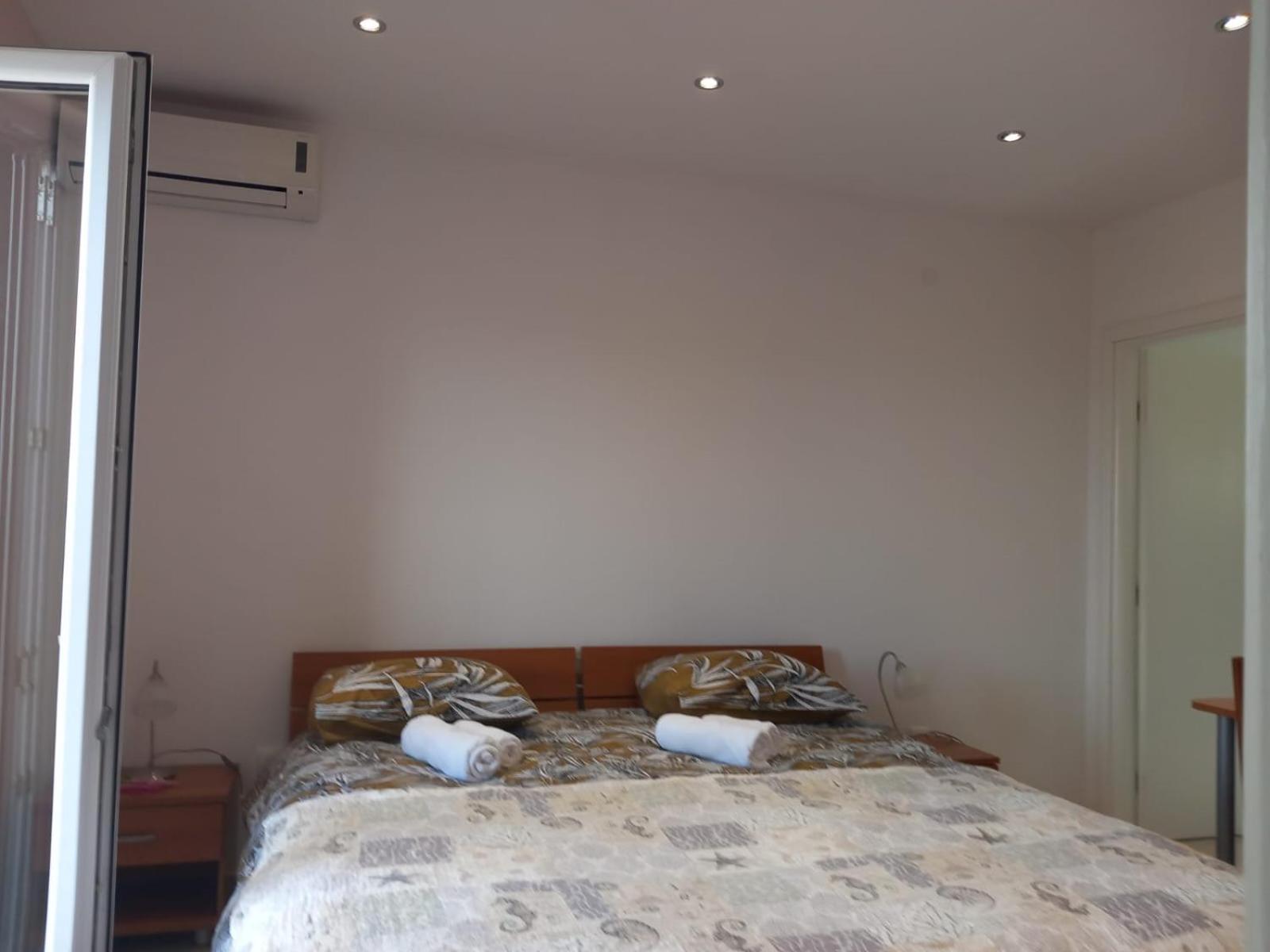 Mitan Apartman Tucepi Bilik gambar